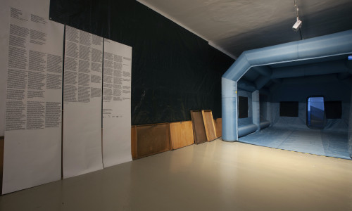 ZA maľbou / Behind the Painting  (collateral damage)
